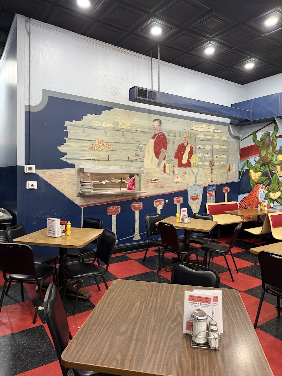 Strawn's Eat Shop — real photo from Google